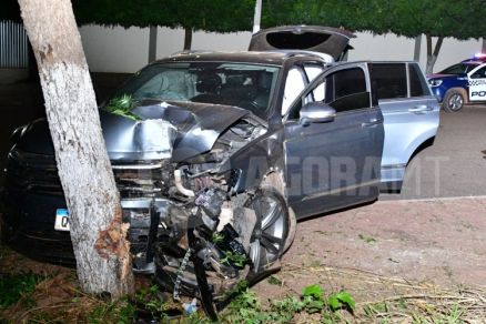 Na fuga, eles perderam controle de veculo e bateram em rvore em Rondonpolis