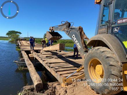 Recuperao de ponte na Transpantaneira 