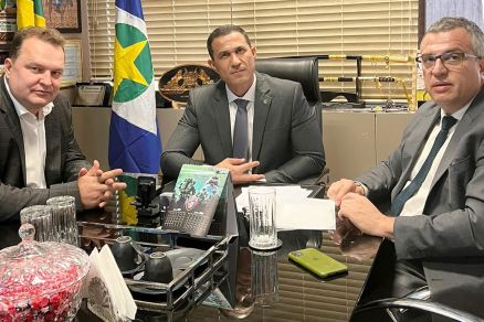 Os deputados Max Russi e Coronel Assis, e o desembargador Marcos machado