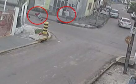 Vtima tentou correr, mas foi perseguida e executada na rua