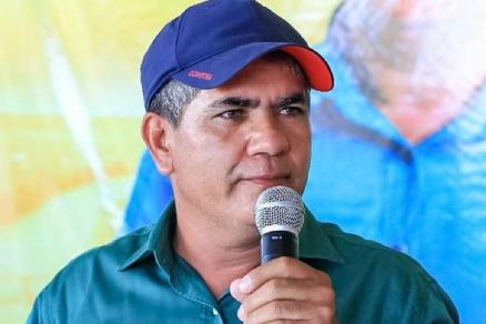 O prefeito de Pontal do Araguaia Adelcino Lopo, que estava em viagem para o Oriente Mdio