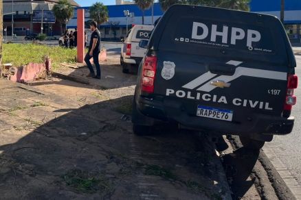 A Delegacia de Homic�dios investiga o crime