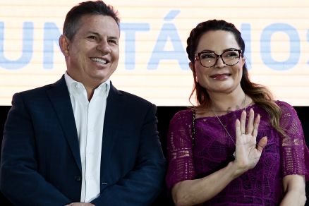 O governador Mauro Mendes e a primeira-dama, Virginia Mendes