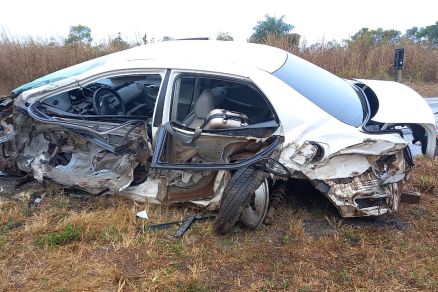 Apesar da destrui��o causada ao ve�culo, ningu�m se feriu 