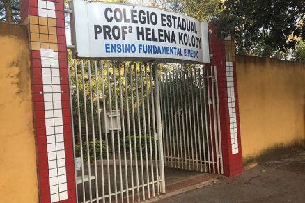Fachada do Colgio Estadual Professora Helena Kolody, em Camb (PR), onde ex-aluno matou uma estudante e feriu outro 