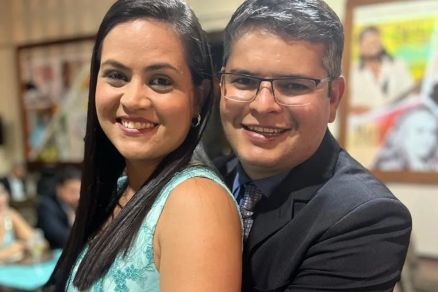 Regiane ao lado do marido, Cristiano, que tambm morreu no mesmo acidente 