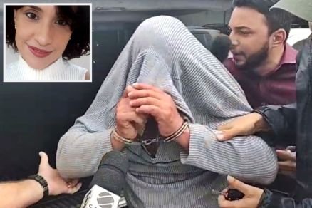 Momento em que Almir Monteiro (detalhe), suspeito de matar a advogada Cristiane Castrillon (detalhe), chega  DHPP