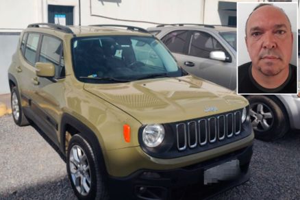 O Jeep Renegade de Cristiane Castrillon e o ex-PM Almir dos Reis (detalhe)