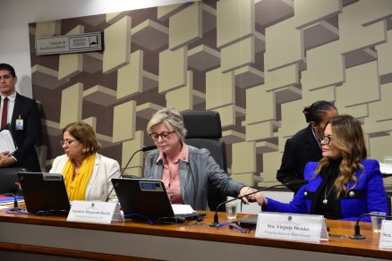 Na foto, a Ministra da Mulher, Cida Gonalves, a senadora Margareth Buzetti e a primeira-dama de MT Virginia Mendes na audincia pblica interativa no Senado Federal no ms de junho 2023