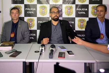 Delegados responsveis pelo inqurito durante coletiva do caso 