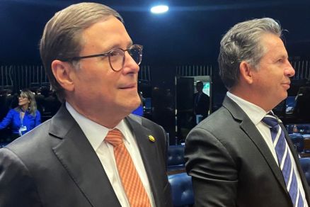 O senador Mauro Carvalho e o governador Mauro Mendes em sesso no Senado