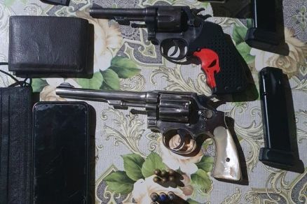 O adolescente tentou fugir quando a polcia sinalizou a abordagem