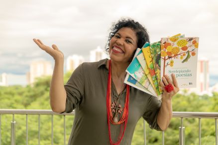 A contadora de histrias e atriz, Alicce de Oliveira