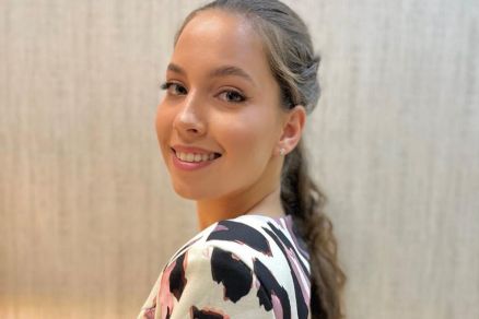 Julia realizou um procedimento esttico e teve complicaes que a levaram a morte 