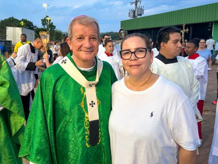 Bispo Dom Mrio e a chefe de gabinete da Unaf, Maria Fernanda Ferri, representante da primeira-dama de MT, Virginia Mendes