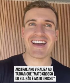 O australiano Simon Gurney, que tatuou o corpo