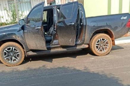 A caminhonete Hilux roubada em Lucas do Rio Verde