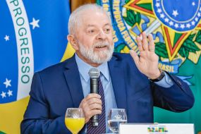 Lula procura Centr�o e quer vice do MDB para isolar Fl�vio