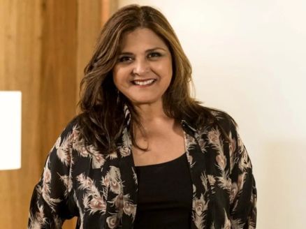 Atriz Elizngela, de 67 anos, est internada com Covid, em estado grave, em Guapimirim, na Baixada Fluminense 