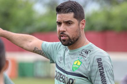 O tcnico Antnio Oliveira, que foi demitido do time paulista