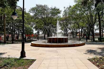 Pra�a central de Chapada dos Guimar�es: rede inst�vel