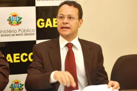 O promotor de Justi�a S�rgio Silva Costa, que assina a den�ncia 