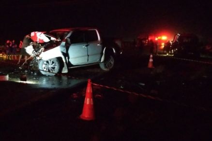 Acidente foi na BR-364 na noite deste sbado (16)