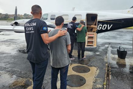 Os presos chegaro no incio da tarde no hangar do Governo do Estado