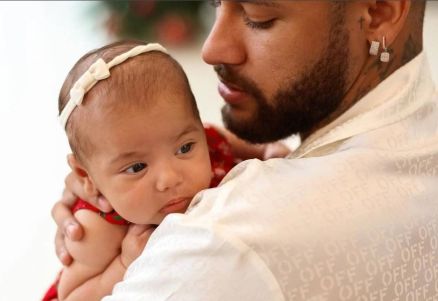 Neymar e sua filha caula, Mavie