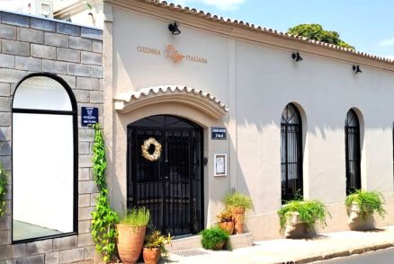 Fachada do restaurante que foi furtado no centro de Cuiab: revolta