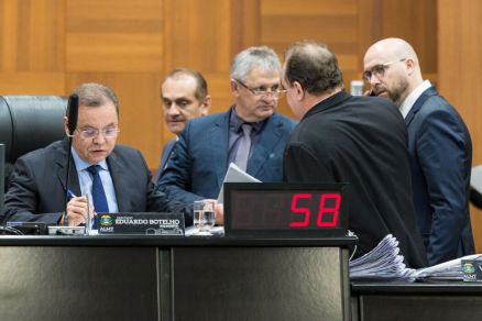 Os deputados de Mato Grosso durante sesso