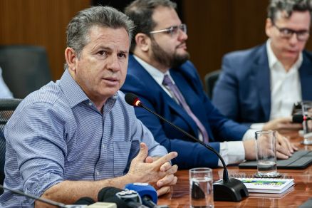 O governador Mauro Mendes, que sancionou lei sobre invaso de terras