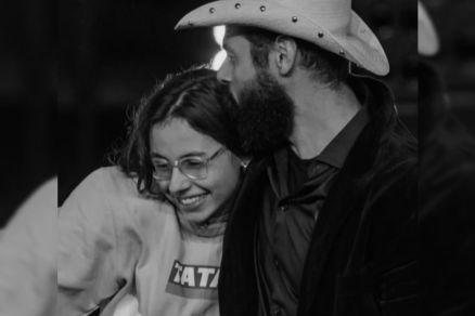 Registro de pai e filha publicado em homenagem 