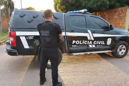 Em posse dos criminosos foram encontradas armas de fogo de uso restrito