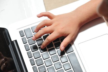 No Cdigo Penal, bullying virtual ter pena de multa e at quatro anos de priso