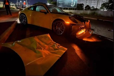 Com o impacto, o Porsche parou na pista de caminhada da MT-010