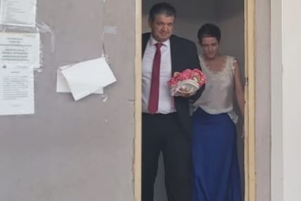 A empres�ria Maria Ang�lica Caixeta Gontijo deixando a pris�o em Cuiab�