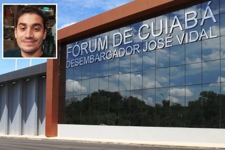 O advogado Nauder Jnior Alves Andrade (no detalhe), que foi julgado pelo tribunal do jri