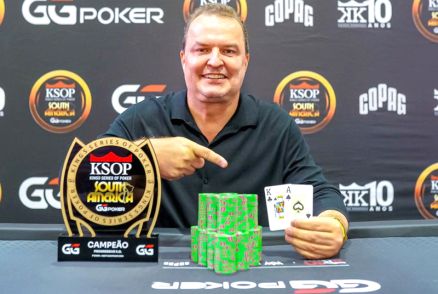 O deptuado Max Russi com o trofu de campeo: bolada nas frias