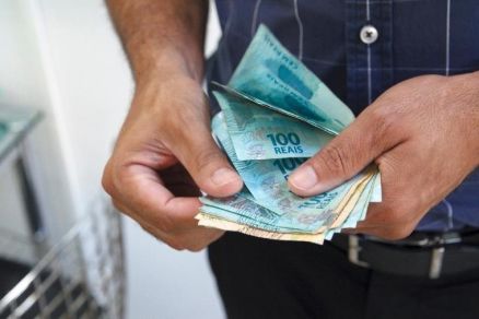 Salrio mnimo tem previso de aumento de 7,44% no prximo ano