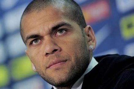 O Tribunal de Barcelona aceitou liberar Daniel Alves, caso ele pague uma fiana de um milho de euros 