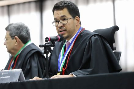 O novo desembargador Hlio Nishyiama, que tomou posse nesta quarta
