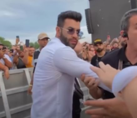 O cantor Gusttavo Lima foi agarrado no brao e teve o pescoo arranhado