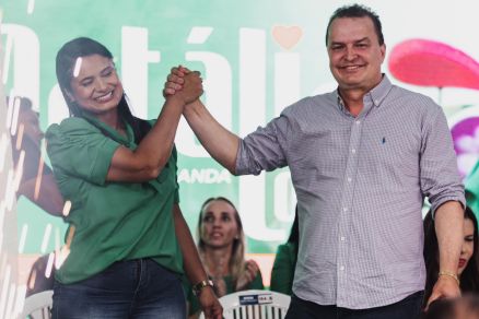 A pr-candidata a prefeita de Dom Aquino, Natlia Lopes, e o deputado estadual Max Russi