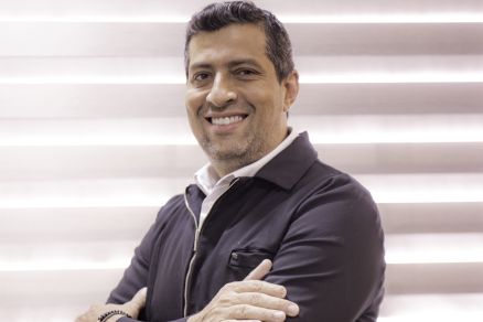 O mdico Rafael Fitipaldi, que j realizou mais de 2 mil transplantes capilares