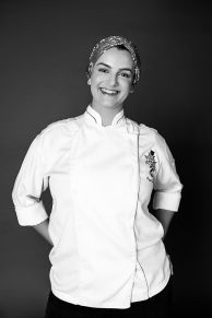 Paula Borges  Chef de cozinha e conta com 14 anos de experincia na rea
