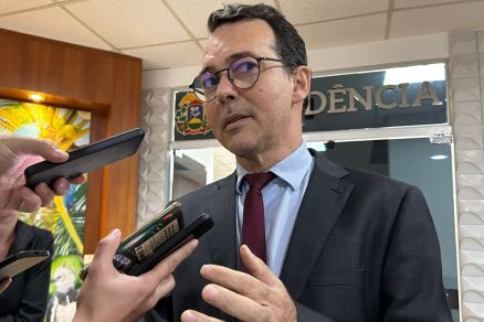 O deputado estadual Ldio Cabral (PT) afirmou que o vice-prefeito de Cuiab, Jos Roberto Stopa (PV), prejudica a federao Brasil da Esperana ao insistir na sua prpria pr-candidatura