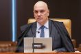 Moraes manda retirar deputados acampados em frente ao STF