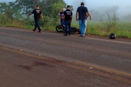 Veculo da vtima foi recolhido pelos investigadores de Polcia Civil