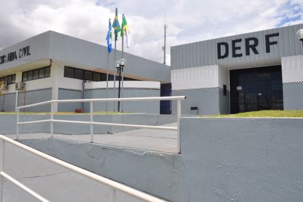 A fachada da Delegacia de Roubos e Furtos de Cuiab